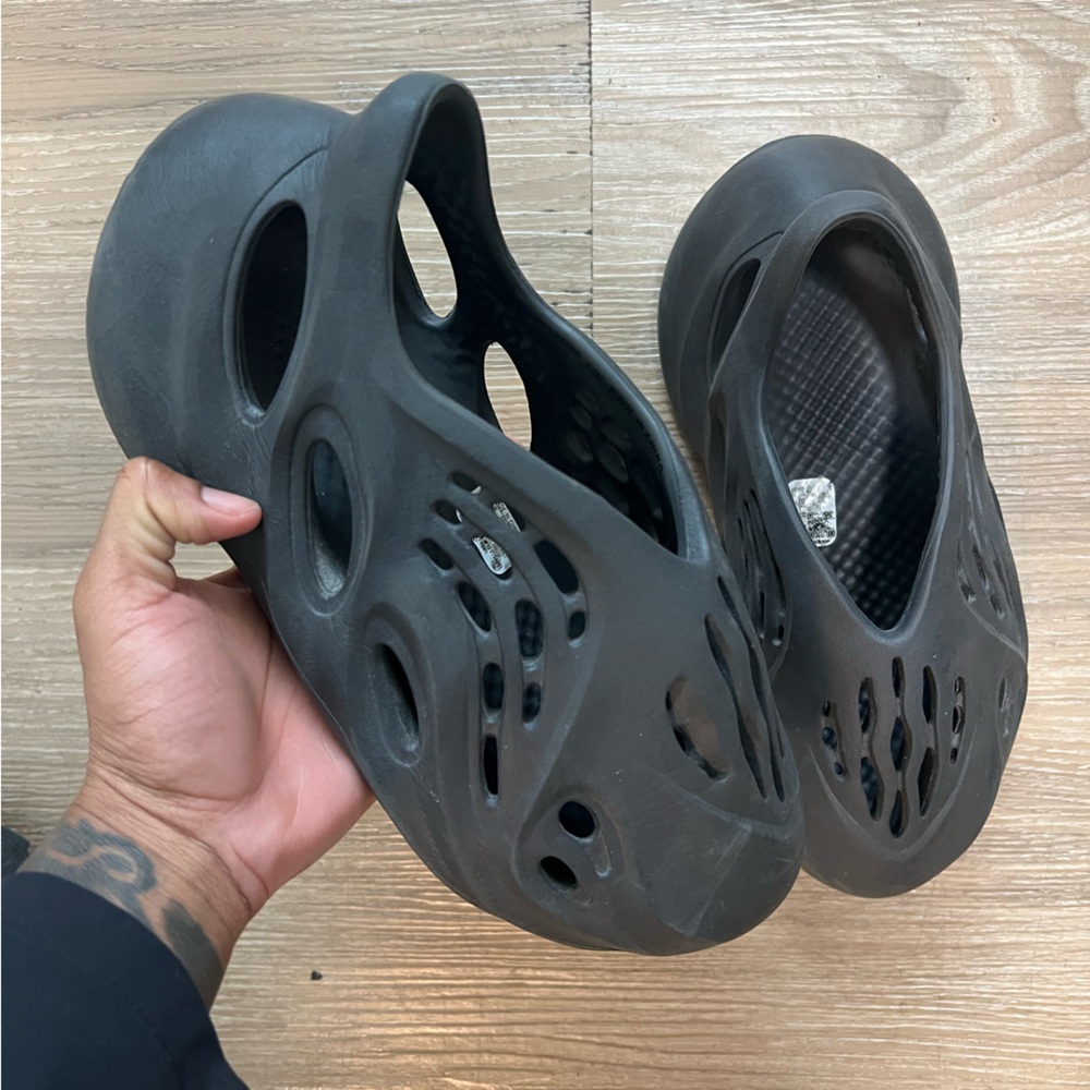 Black Yeezy Foam Runners